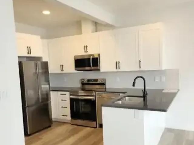 Townhouse for rent in Wedgewood, Alberta