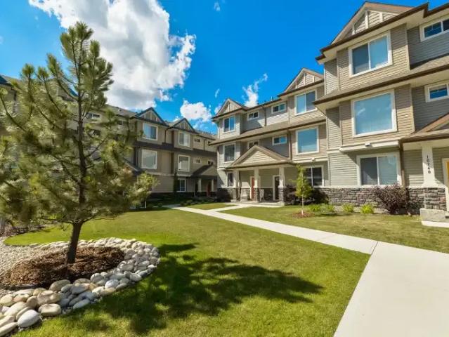 Townhouse for rent in Queen Alexandra, Edmonton