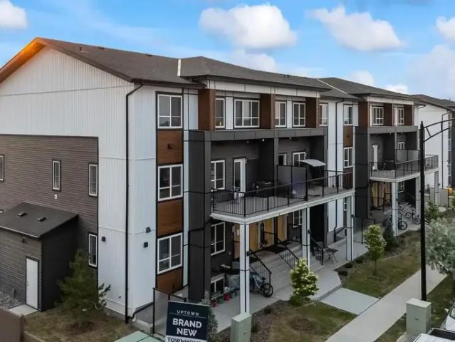 Townhouse for rent in Wedgewood, Alberta