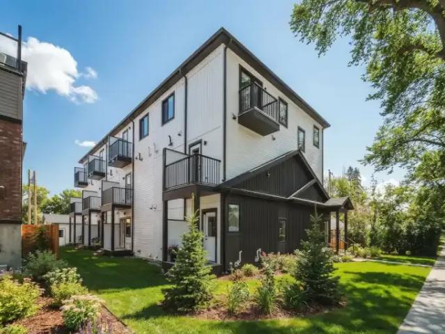 Townhouse for rent in Wedgewood, Alberta