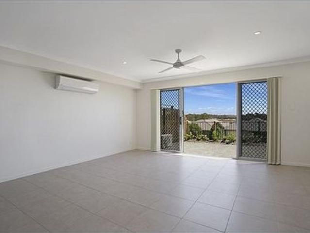 Townhouse for rent in Toombul, Queensland