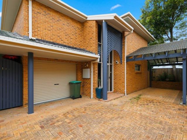 Townhouse for rent in Hawks Nest, Mid-Coast Council