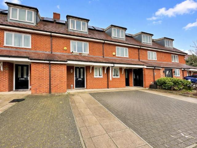 House for sale in Hayes, Greater London