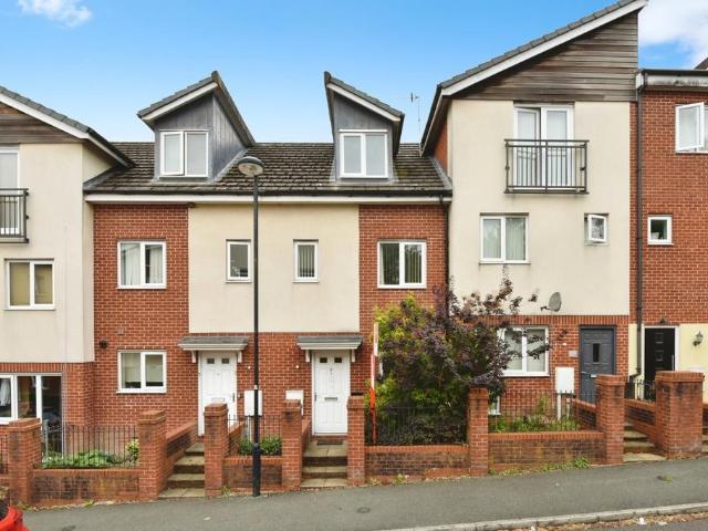 House for sale in Joiner's Square, Hanley