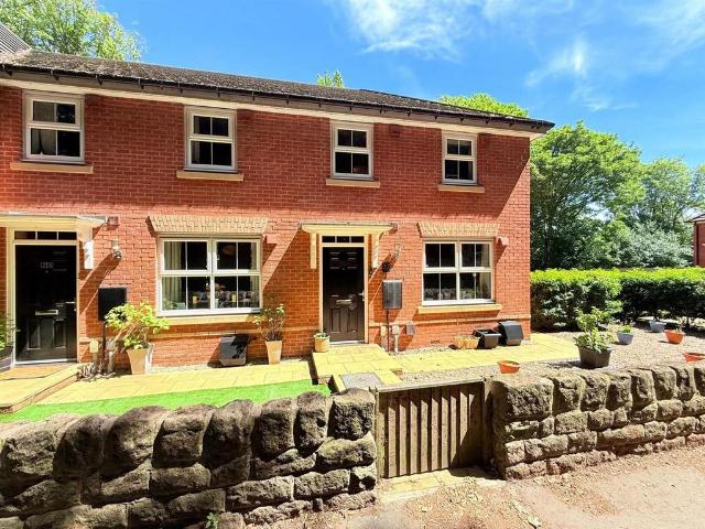 House for sale in Wharncliffe Side, South Yorkshire