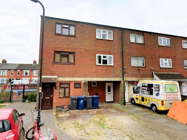 House for sale in London Borough of Ealing, Greater London