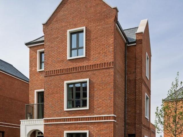 House for sale in Springfield Village, Greater London