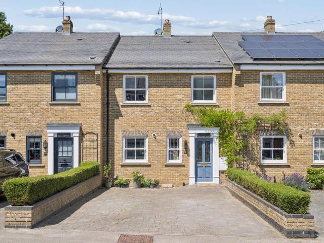 House for sale in Ashlyns Estate, Pouchen End