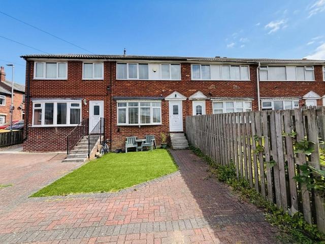 House for sale in Farnley, West Yorkshire