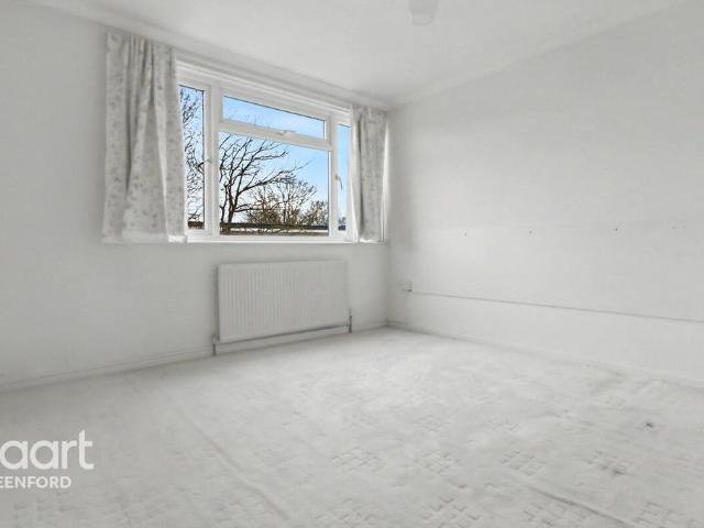 House for sale in London Borough of Ealing, Greenford