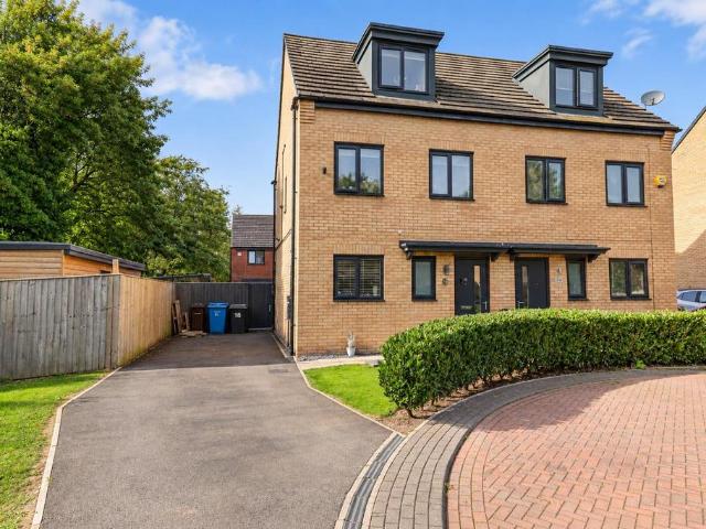 House for sale in Summergangs, Hull