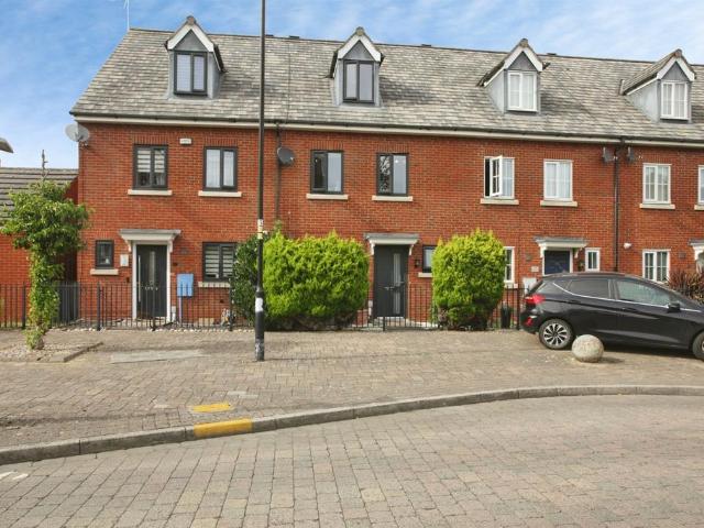 House for sale in New Bilton, Warwickshire