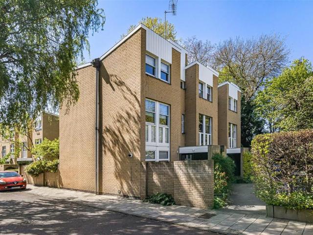 House for sale in Highsett, Arbury