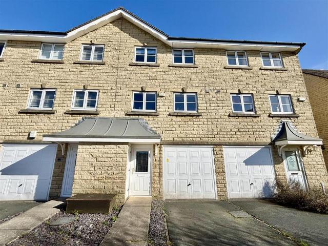 House for sale in Westwood Park, West Yorkshire