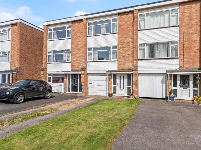 House for sale in Whitnash, Green Close