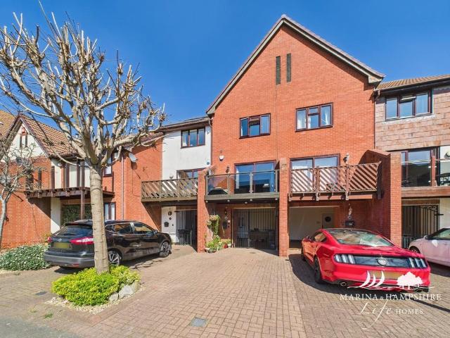 House for sale in Port Solent, City Of Portsmouth