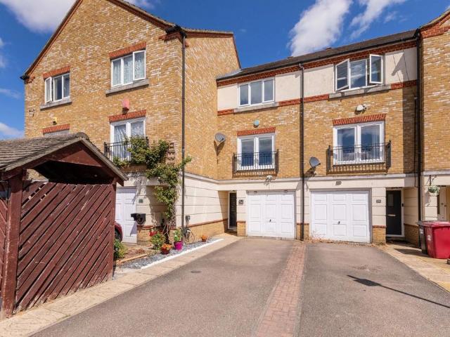 House for sale in Colnbrook with Poyle, Slough