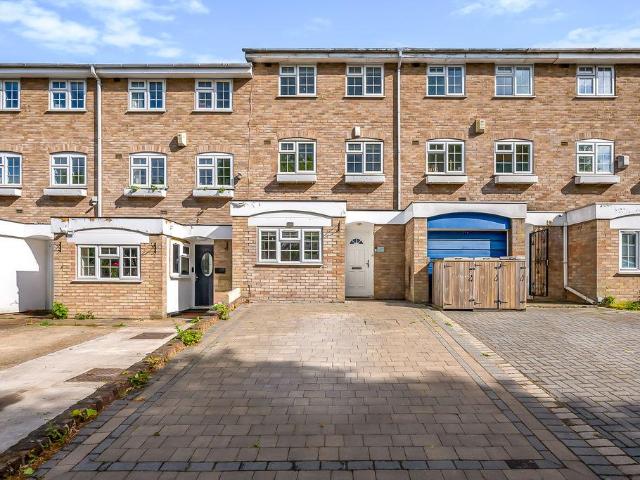 House for sale in Greater London