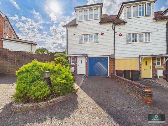 House for sale in Glynde, West Sussex
