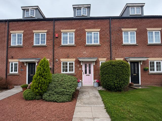 House for sale in Castle Green, Penistone