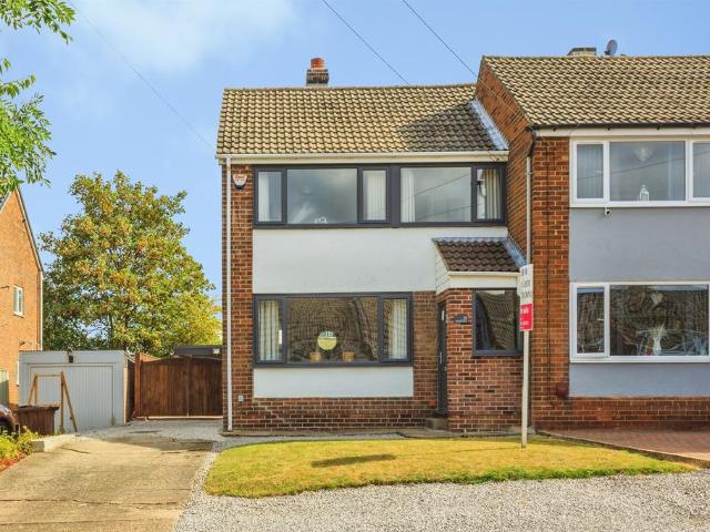 House for sale in Crofton, West Yorkshire