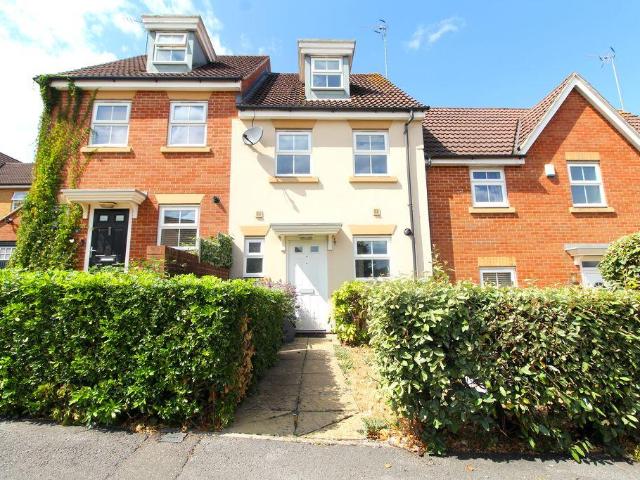 House for sale in Kingswood