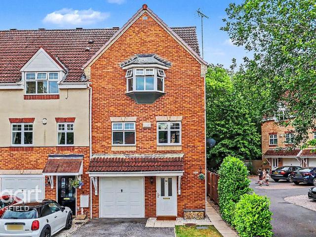 House for sale in Berry Hill, Potters Corner