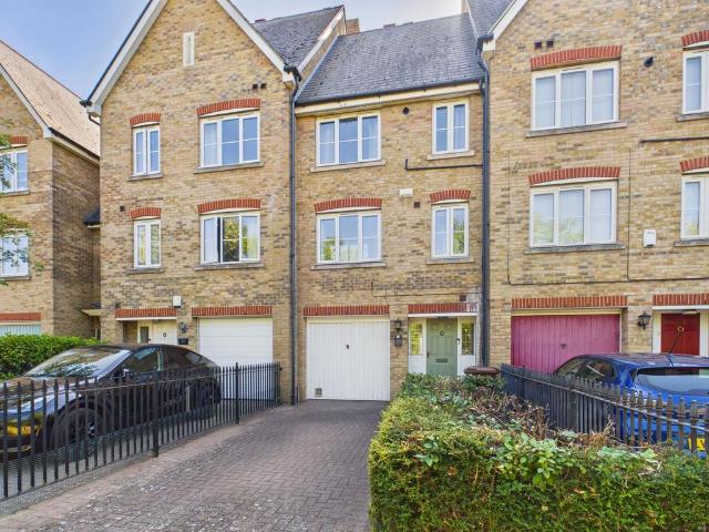 House for sale in Brompton, Gillingham
