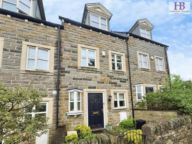 House for sale in Claremount, Northowram
