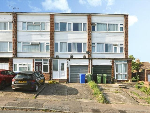 House for sale in Oad Street, Kent