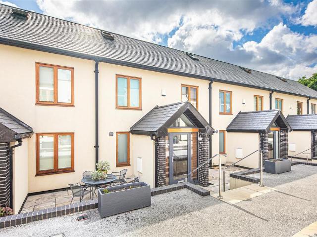 House for sale in Broomhill, South Yorkshire