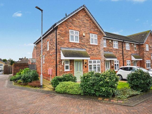 House for sale in Wrenthorpe, West Yorkshire