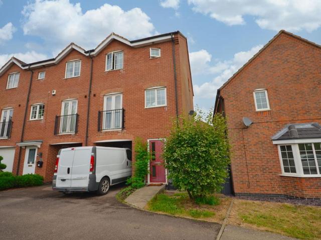 House for sale in Desborough