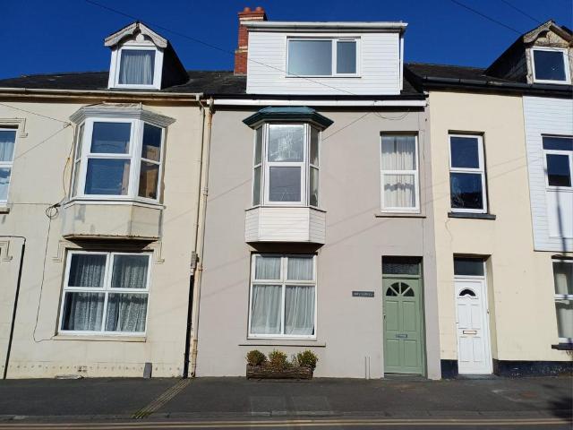 House for sale in Waun Fawr, Wales