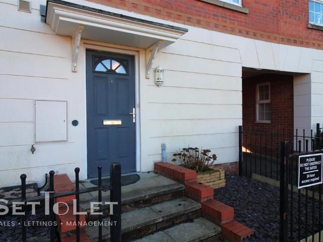 House for sale in Hamilton, Old Wharf