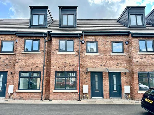 House for sale in Pendock, Greater Manchester