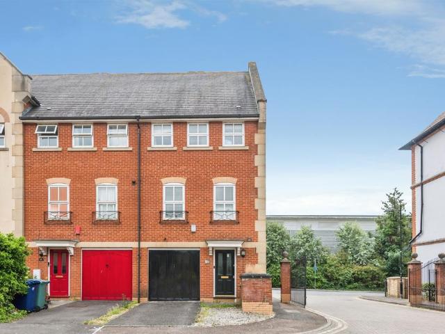 House for sale in The Slade, Oxfordshire