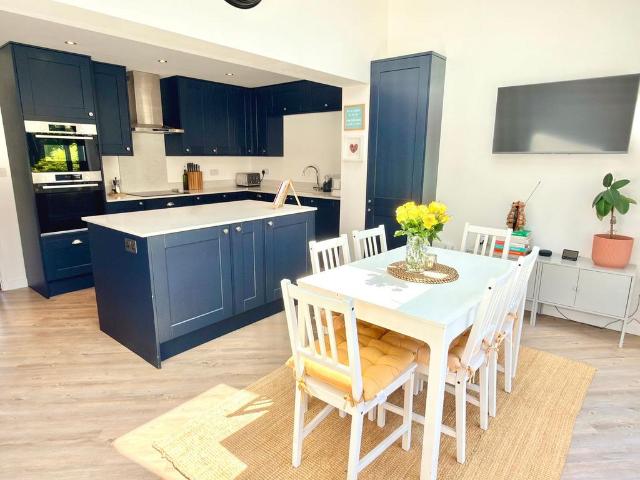 House for sale in Wheatpieces, Pamington