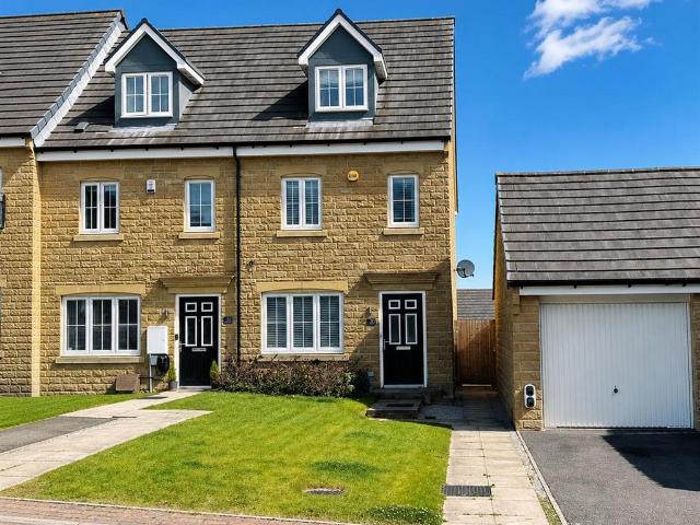 House for sale in Idle, West Yorkshire