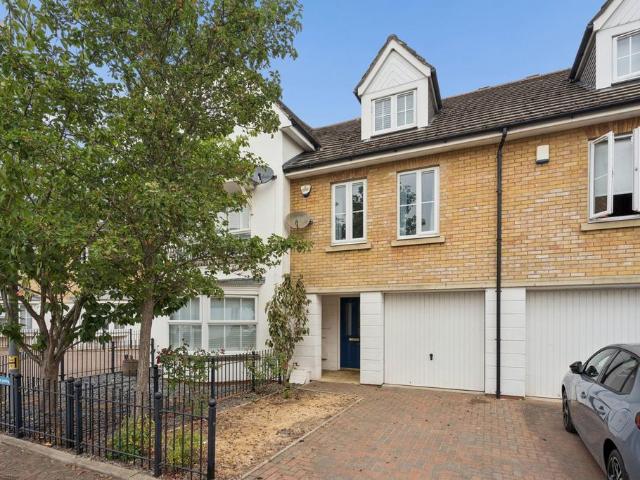 House for sale in Moneyhill, Batchworth