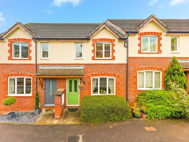 House for sale in Pool, West Yorkshire