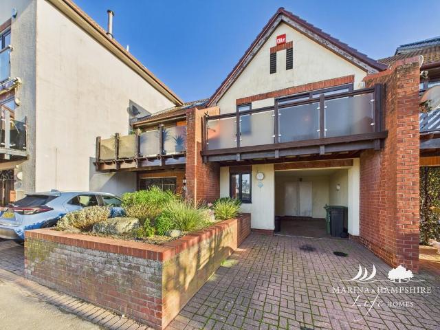 House for sale in Port Solent, City Of Portsmouth