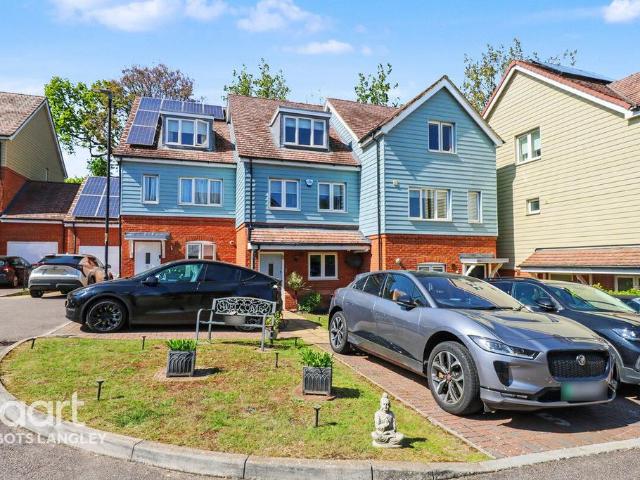 House for sale in North Watford, Hertfordshire
