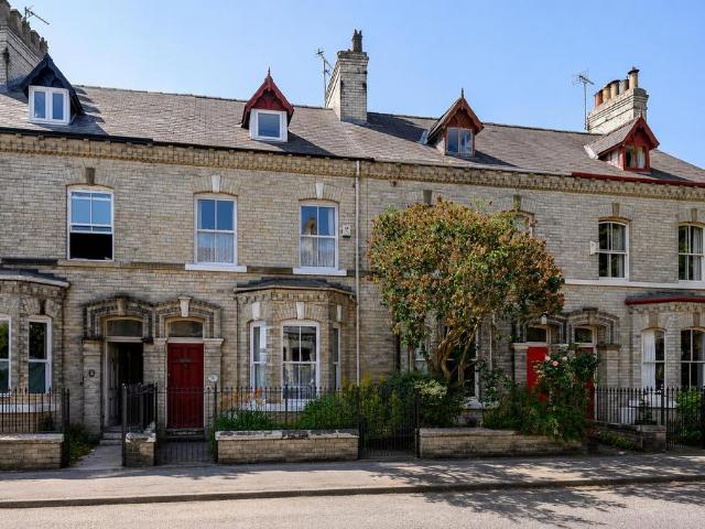 House for sale in High Field, York