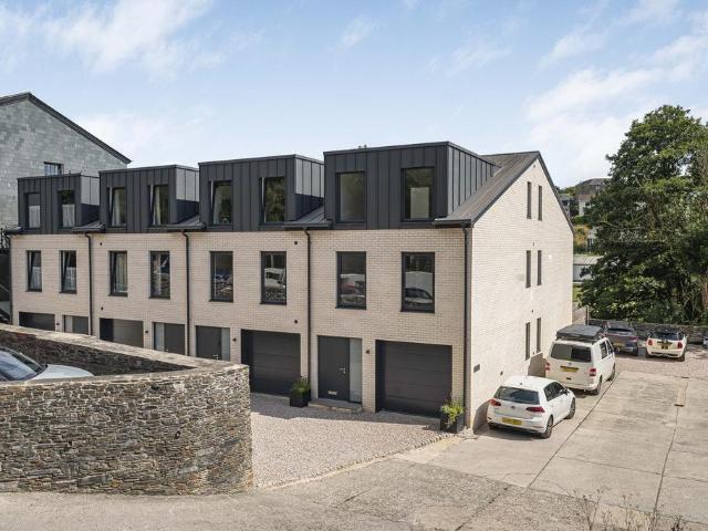 House for sale in Strode, Devon