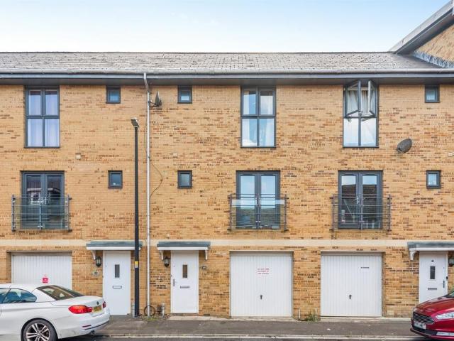 House for sale in Rodbourne, Swindon