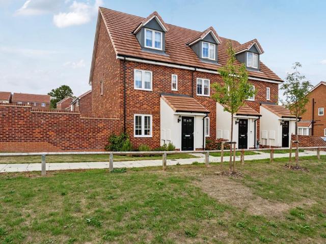 House for sale in Sandown Park, Kent