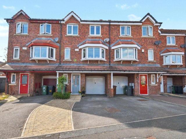 House for sale in Armley, West Yorkshire