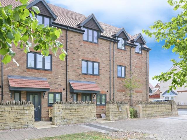House for sale in Priors Hall Park, Weldon
