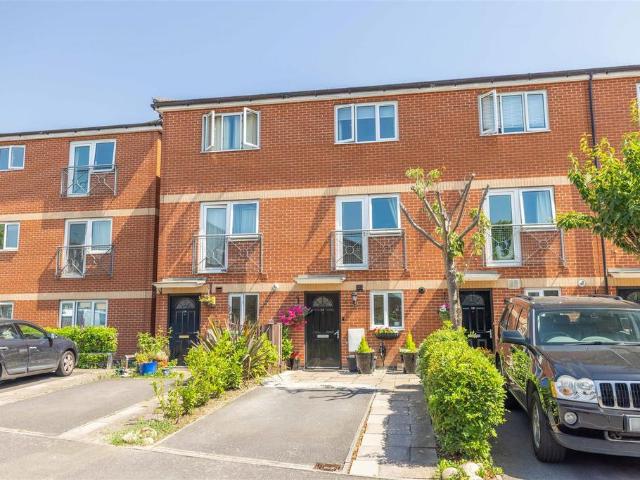 House for sale in Slough